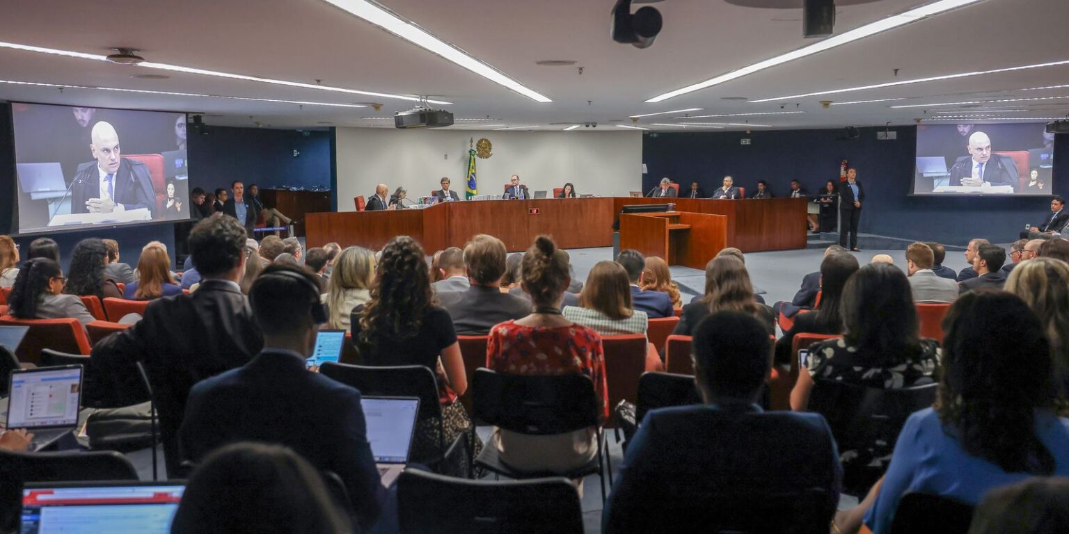 STF encerra primeiro dia do julgamento de Bolsonaro e aliados 54409090032 981728aed6 o