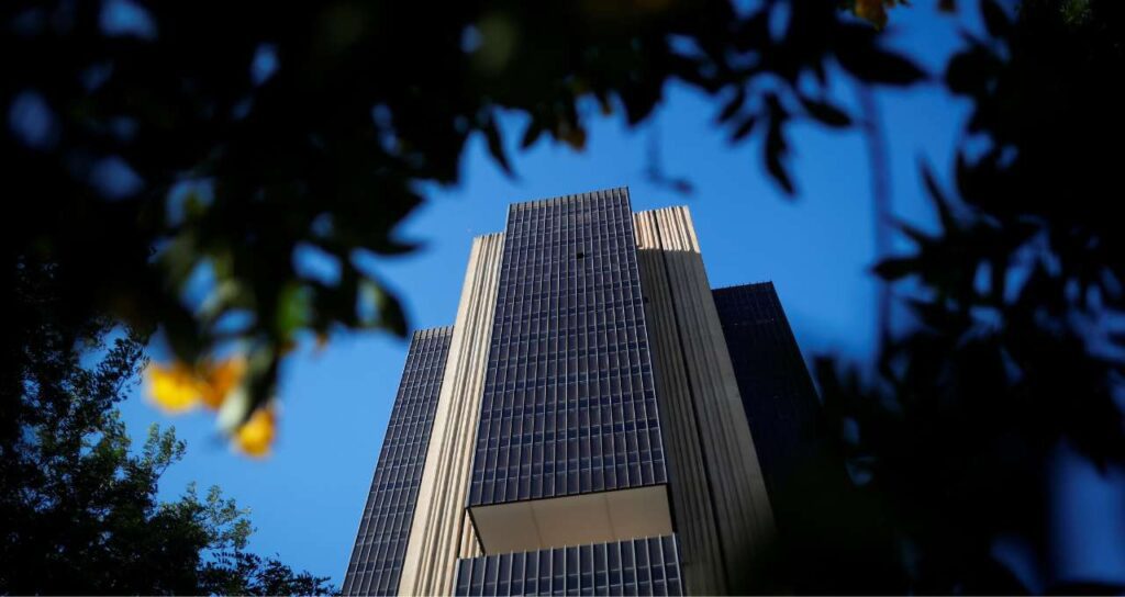 Projeção de Inflação para 2025 Mantida no Focus de 31 de Outubro com Quedas Anteriores