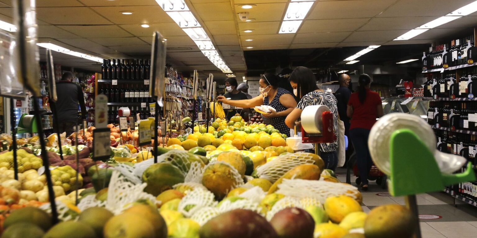 Previsões Estáveis para Inflação e PIB no Mercado Financeiro