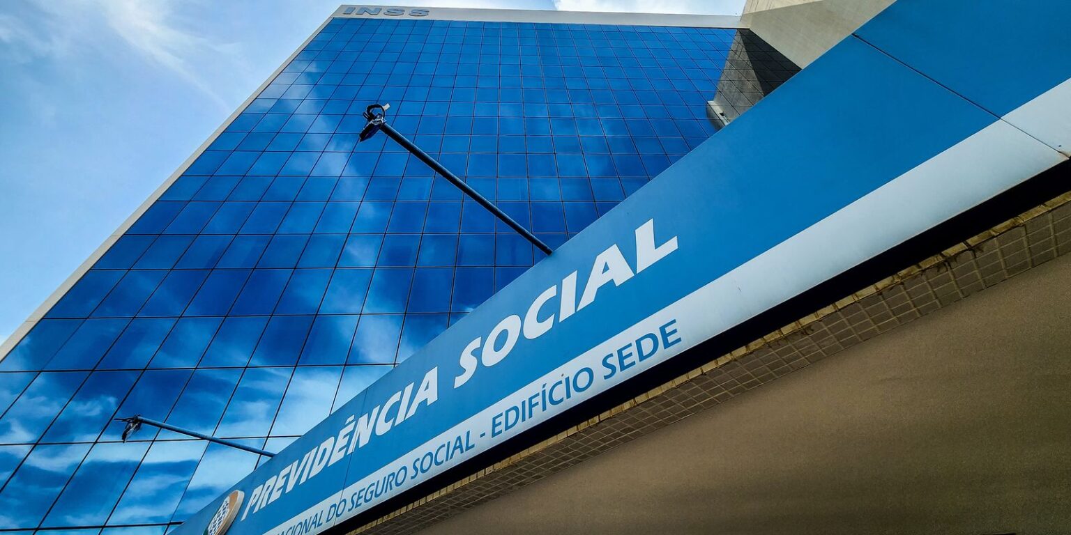Alerta: Mensagens Falsas Prometem Ressarcimento de Descontos para Aposentados Alerta: Mensagens Falsas Prometem Ressarcimento de Descontos para Aposentados