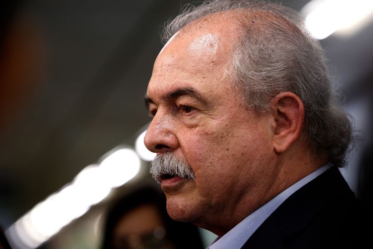 Rio de Janeiro (RJ), 25/02/2025 - O presidente do banco, Aloizio Mercadante, fala durante coletiva em que o Banco Nacional de Desenvolvimento Econômico e Social (BNDES) divulga o resultado financeiro e o desempenho operacional do ano de 2024 , na sede da instituição, no centro da cidade  Foto: Tânia Rêgo/Agência Brasil