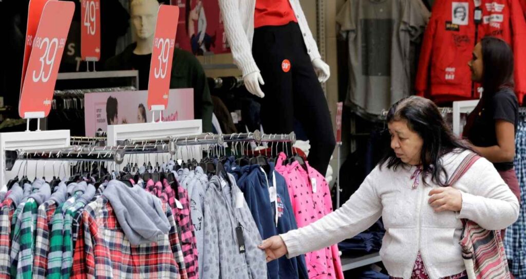 Confiança do Consumidor no Brasil Aumenta 1,9 Ponto em Maio Alcançando 86,7 Pontos