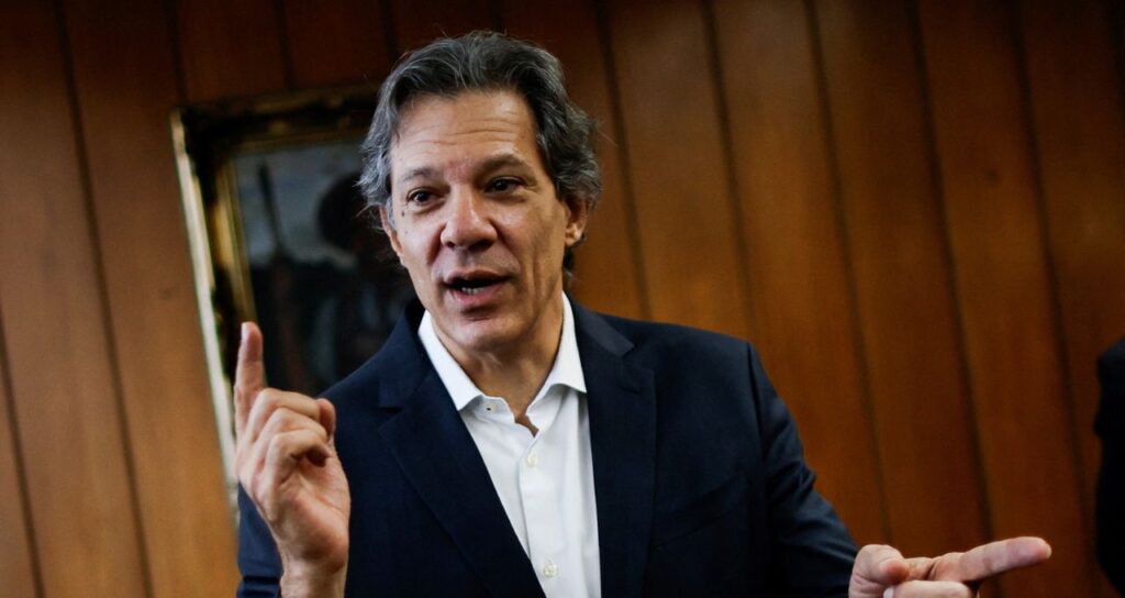 Governo Precisa Resolver Compensação do Recuo no IOF até o Fim da Semana, Afirma Haddad