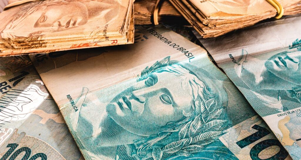 Coordenador do FGV IBRE Prevê Crescimento do PIB Próximo de 3% em 2025 Coordenador do FGV IBRE Prevê Crescimento do PIB Próximo de 3% em 2025