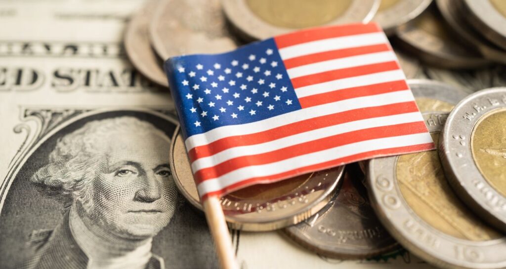 Impacto do Rebaixamento dos EUA nos Mercados e Previsões para o Ibovespa na Segunda-feira