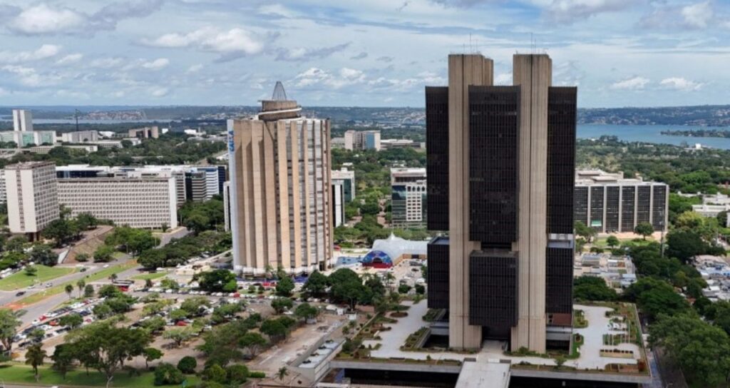C&M Software Restabelece Serviços com Autorização do Banco Central Após Ataque Hacker