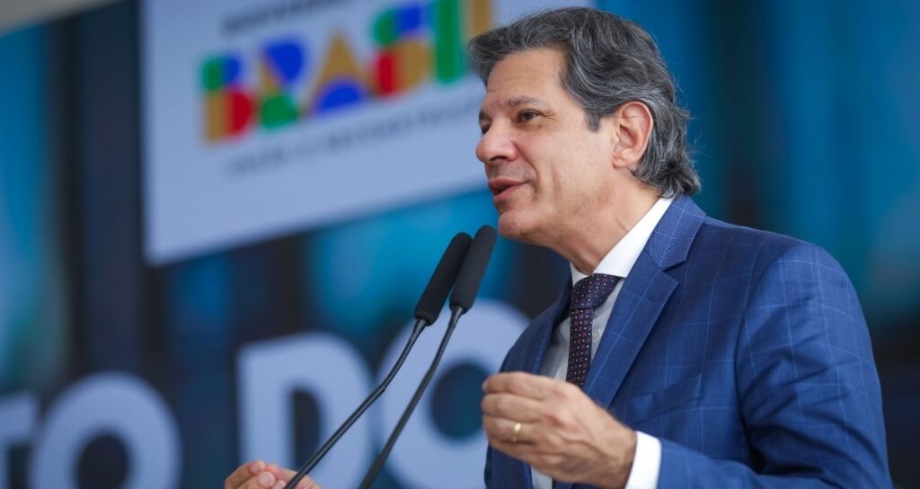 Haddad Afirma que Governo Precisa de IOF, Redução de R$ 15 Bilhões em Incentivos Fiscais e MP Tributária para Alcançar Meta Haddad Afirma que Governo Precisa de IOF, Redução de R$ 15 Bilhões em Incentivos Fiscais e MP Tributária para Alcançar Meta