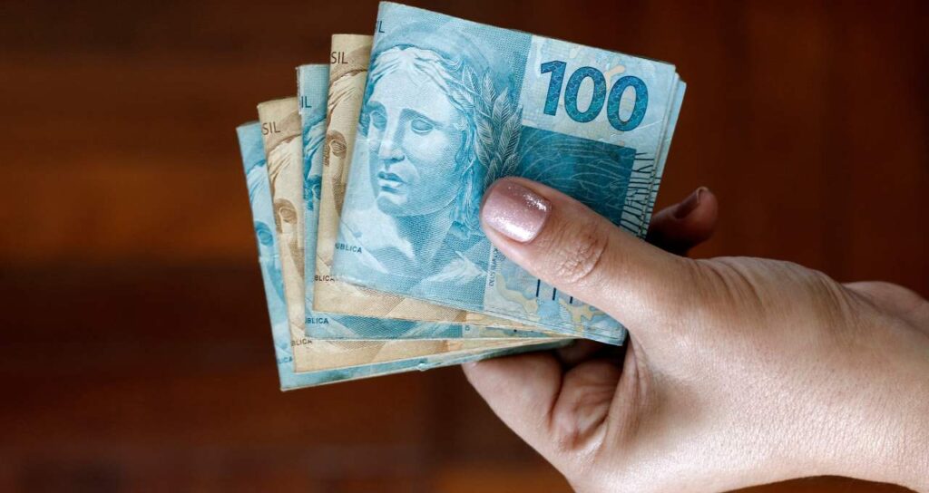 Como Transformar R$ 2 Mil em R$ 27 Mil: Estratégias Eficazes de Investimento