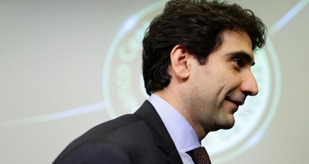 Gabriel Galípolo Informa a Haddad Previsão de Estabilização da Inflação em Carta