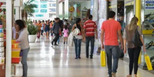 Crescimento do Comércio em Fevereiro Atinge Recorde Histórico com Alta de 0,5%