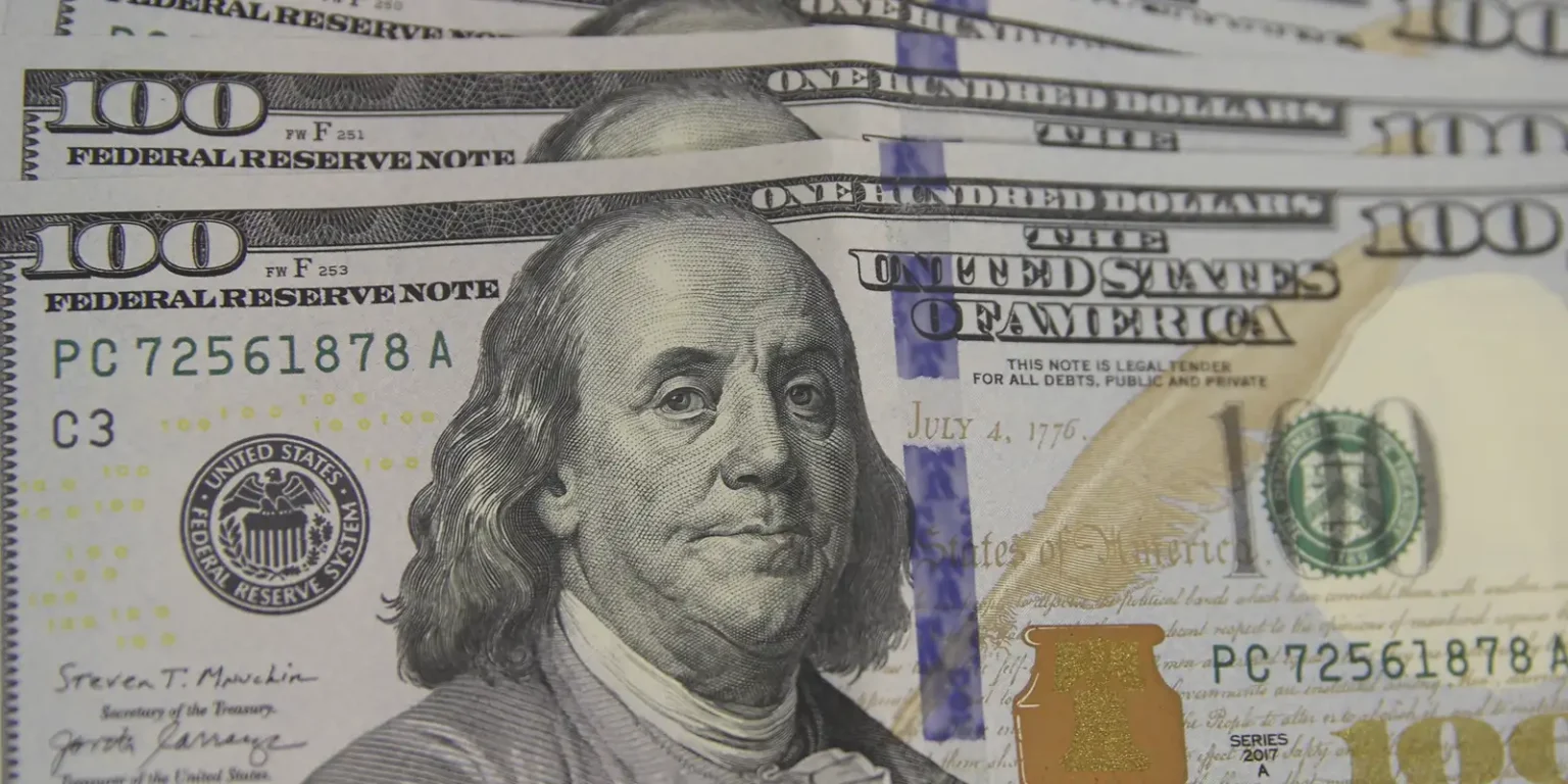 Dólar registra queda pela sexta vez consecutiva e fecha a R$ 5,68