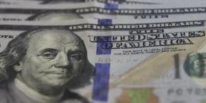 Dólar registra queda pelo sétimo dia consecutivo e fecha a R$ 5,64