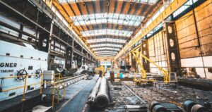 Produção Industrial no Brasil Supera Expectativas em Março com Maior Crescimento em 9 Meses