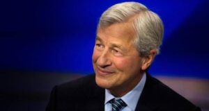 Jamie Dimon, CEO do JP Morgan, Permite Compra de Bitcoin e Prevê Desempenho Ousado dos Preços