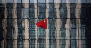 China Reduz Taxa de Juros Durante Guerra Comercial: Impactos no Ibovespa na Terça-feira