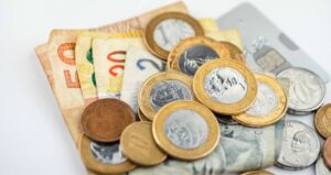 Inflação Baixa Pode Influenciar Pausa da Selic: Expectativas para o Ibovespa na Terça-feira