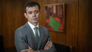 Superávit Primário Alcança Quase R$ 20 Bilhões em 12 Meses com Queda de 3% nas Despesas, Segundo Secretário do Tesouro
