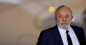 Lula Promete Negociar com EUA e Adotar Reciprocidade em Tarifas se Negociações Falharem