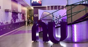 Nubank Retoma Testes com NuCoin: Entenda Como Funciona a Nova Moeda de Benefícios da Fintech ROXO34